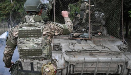 17万俄军压境红军城，乌军白天在地下阵地保存实力，夜晚与俄军巷战，泽连斯基遭重创