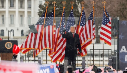 哈里斯竞选总结演讲：结束分裂、建立共识