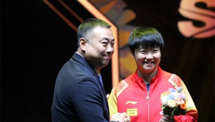 欺负人！陈梦仍休假，孙颖莎被用伤才退赛，还称是马琳为了保护她