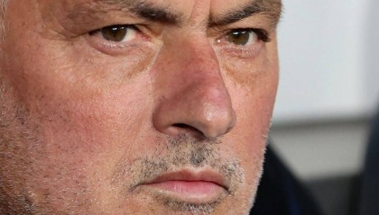 泰山大胜国安，韩鹏低调回应：我做教练第一次见这比分背后的故事与战术解析