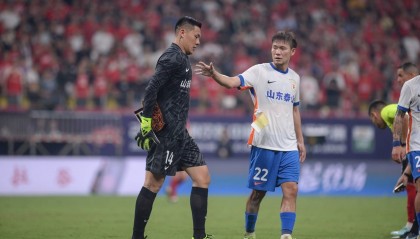 王大雷为扔队长袖标道歉：当时情绪激动 考虑不周动作太随意