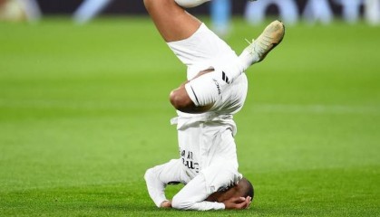 皇马球迷烧姆巴佩球衣质疑其精神状态 法媒西媒齐上阵口诛笔伐