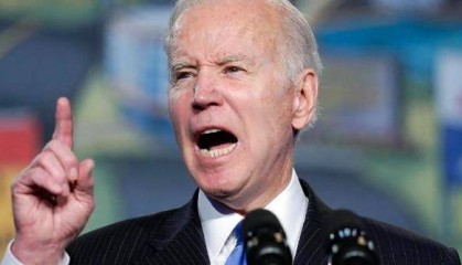 闹大了！拜登突然情绪失控，万没料到，收到逮捕令的不止以色列