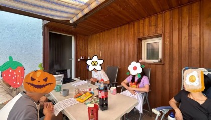 海外独生子女为父母养老放弃绿卡回国，“没哪个国家好到值得牺牲父母晚年生活”