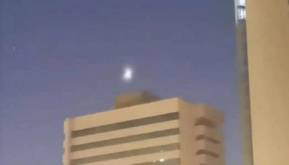新疆夜空不明飞行物是什么？揭秘来了