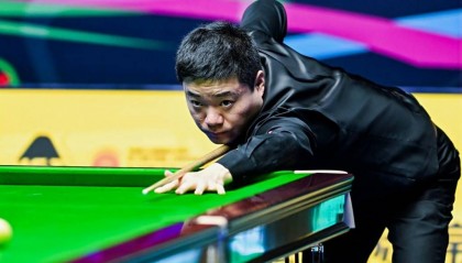 斯诺克国锦赛丁俊晖赵心童晋级16强 舒尔第轰职业生涯第二杆147