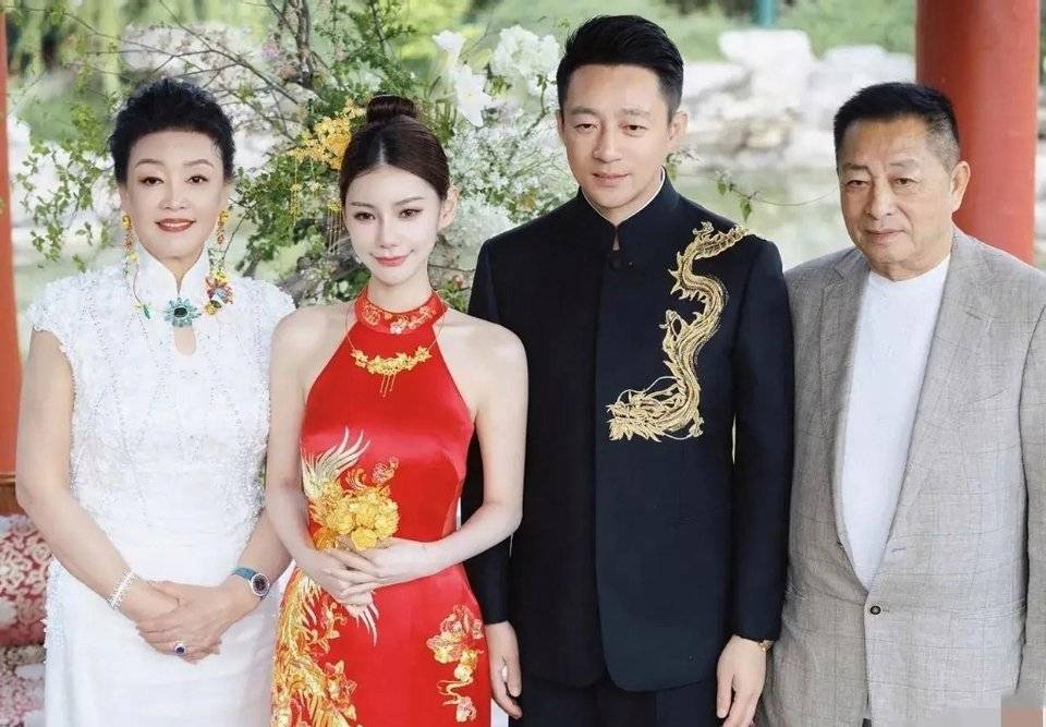 网曝S妈与马筱梅聊天记录：老公欠的钱赖着不还吗？