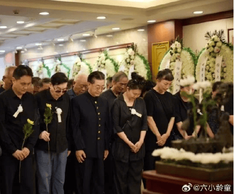 演员六小龄童、闫妮发文悼念！“他是我们的偶像”