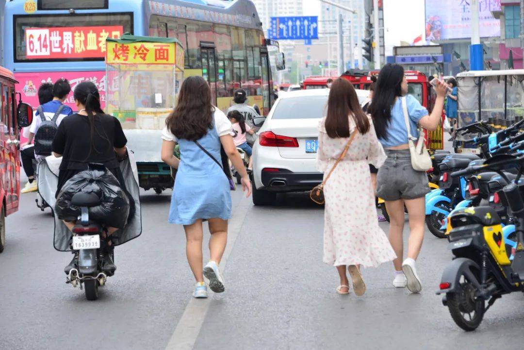 杨幂土得掉渣，山东第一城这下要火了