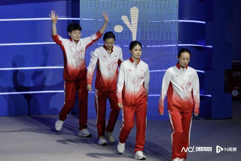 全红婵复出！携搭档一路领先助广东队摘十五运会跳水女团金牌