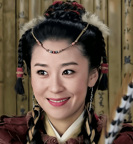 考古｜苗圃被称内娱无代餐！巅峰期隐退嫁大19岁富商，如今儿女双全成人生赢家