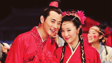 考古｜苗圃被称内娱无代餐！巅峰期隐退嫁大19岁富商，如今儿女双全成人生赢家