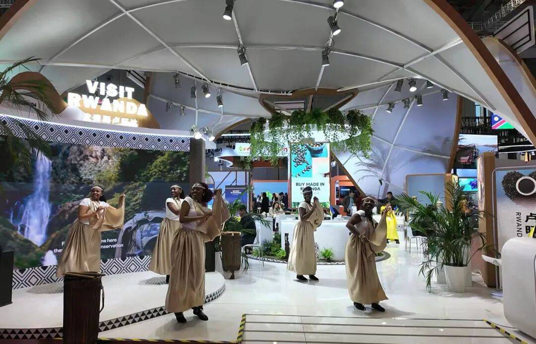 进博观察④:“大”与“小”间,看进博会“普惠包容”|大江东